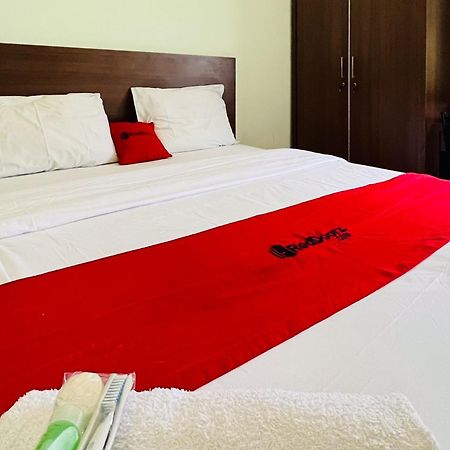 OYO 90683 Teratai Homestay Medan Bagian luar foto