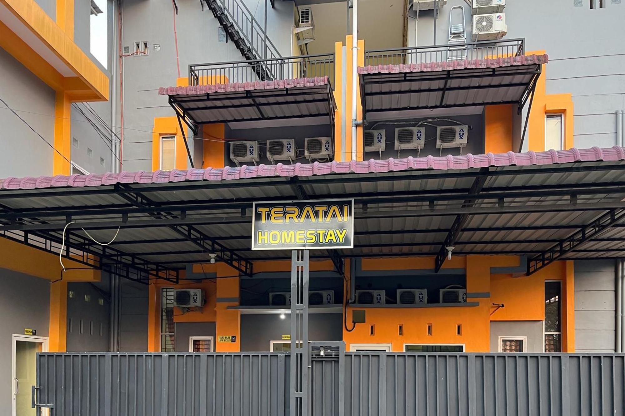 OYO 90683 Teratai Homestay Medan Bagian luar foto